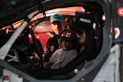 Viervoudig Dakar-winnaar moet been laten amputeren na zwaar ongeluk